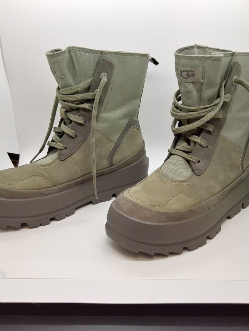 UGG Women's Boot "THE LUG" Moss Green, Waterproof. Size 6.5. New w/Out Box - Picture 3 of 16